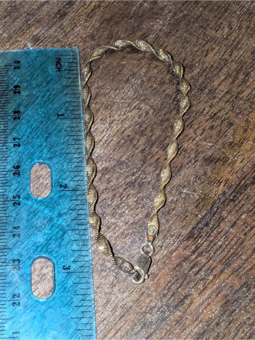 Vintage Gold-Tone Twisted Chain Bracelet with Clasp